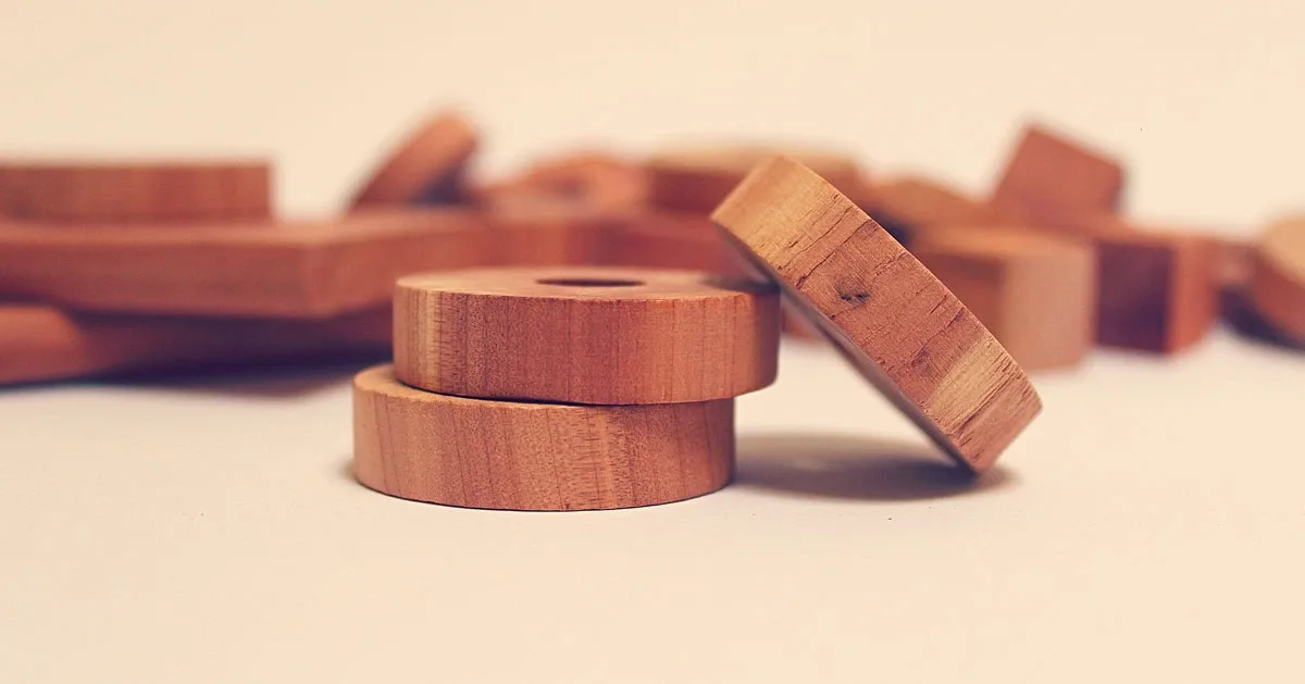 Learn how long cedar mothballs last compared to regular mothballs and why they offer lasting, natural protection for your wardrobe in this definitive guide.