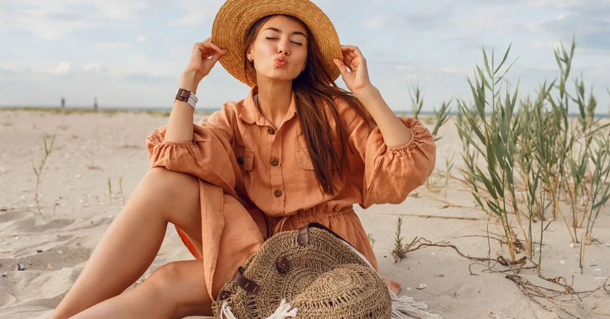 Discover 14 essential tips for storing seasonal clothing, from winter to summer, to keep your wardrobe organized, fresh, and ready for any season.